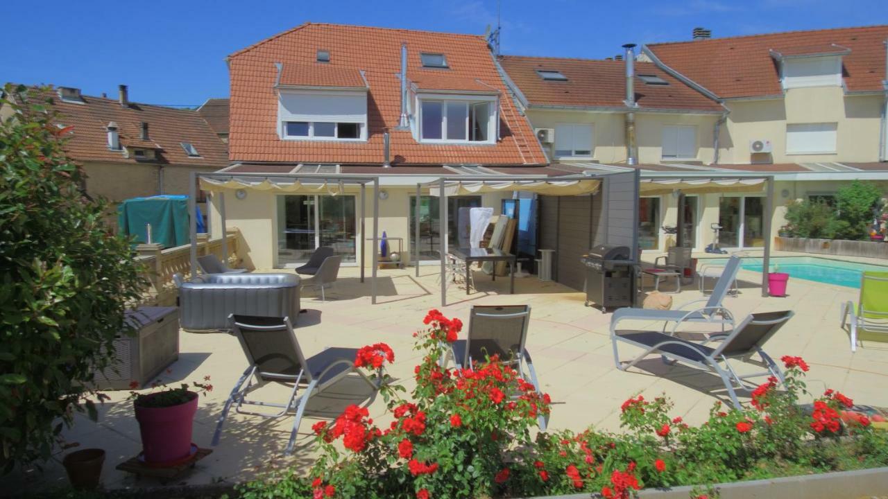 شقة Au Pied De La Roche المظهر الخارجي الصورة